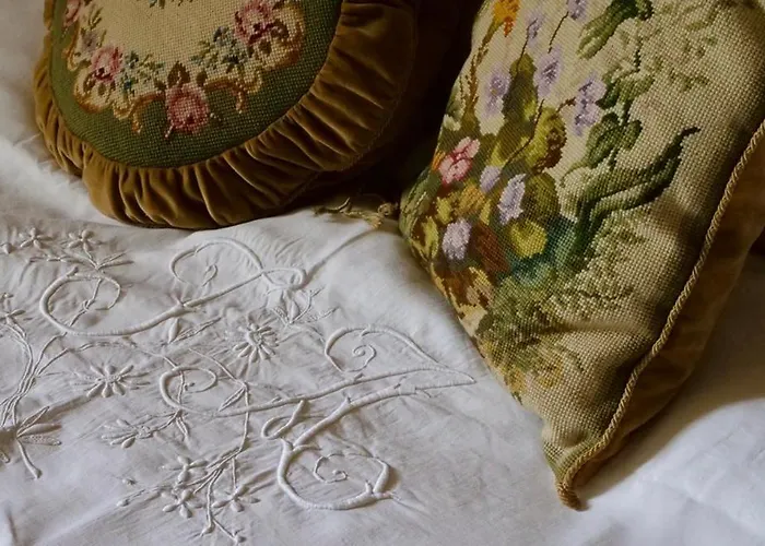 De Gudanes לינה וארוחת בוקר *